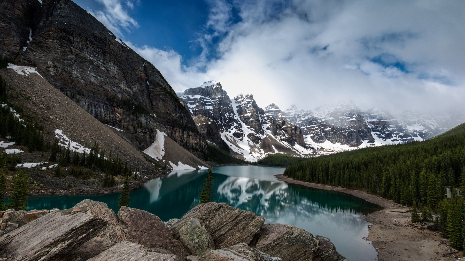 valley of the ten peaks mountain lake landscape