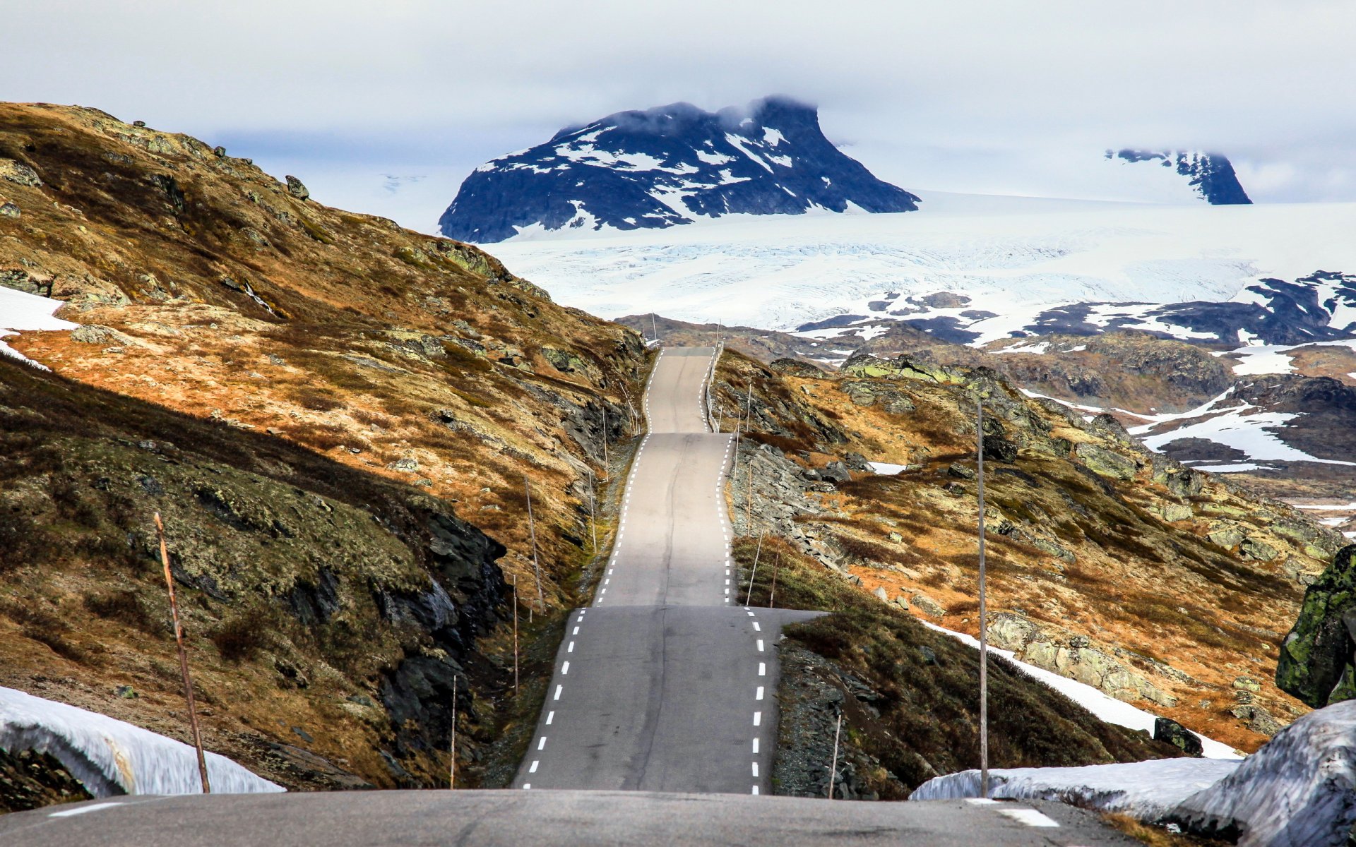 noruega montañas carretera hielo picos