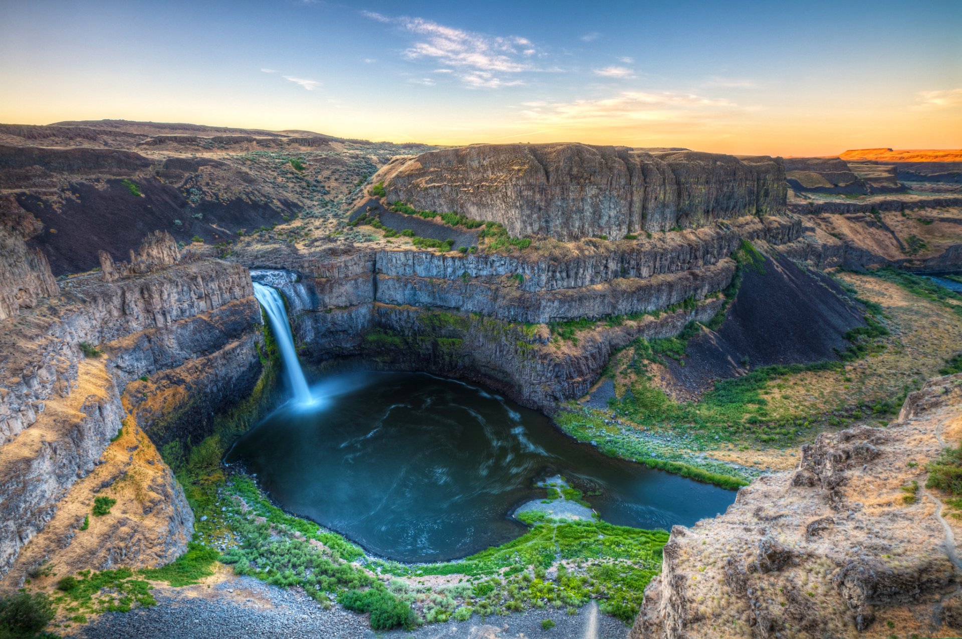 washington usa palouse falls wasserfall canyon felsen fluss ansicht landschaft