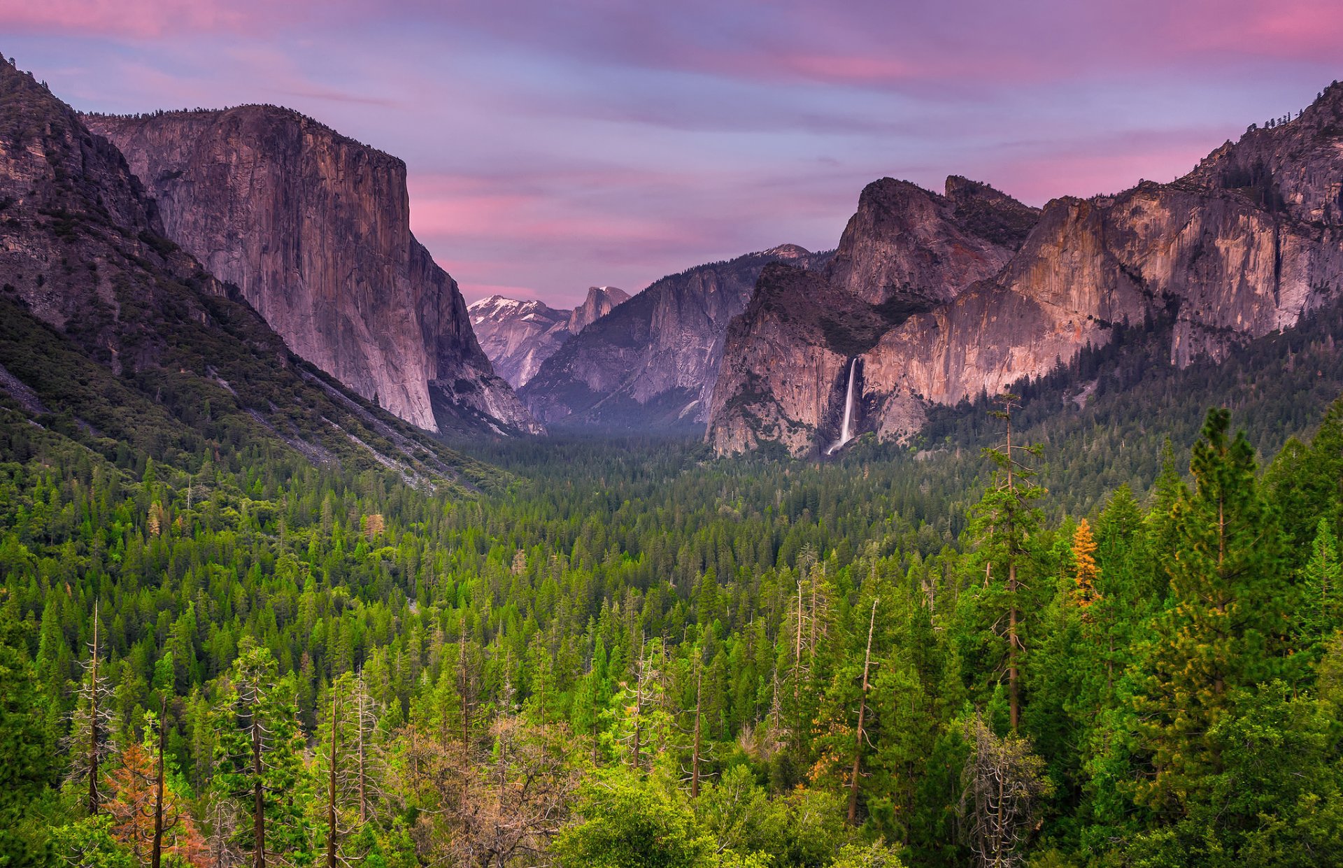 usa kalifornia park narodowy yosemite drzewa góry niebo chmury wieczór zachód słońca las wiosna kwiecień