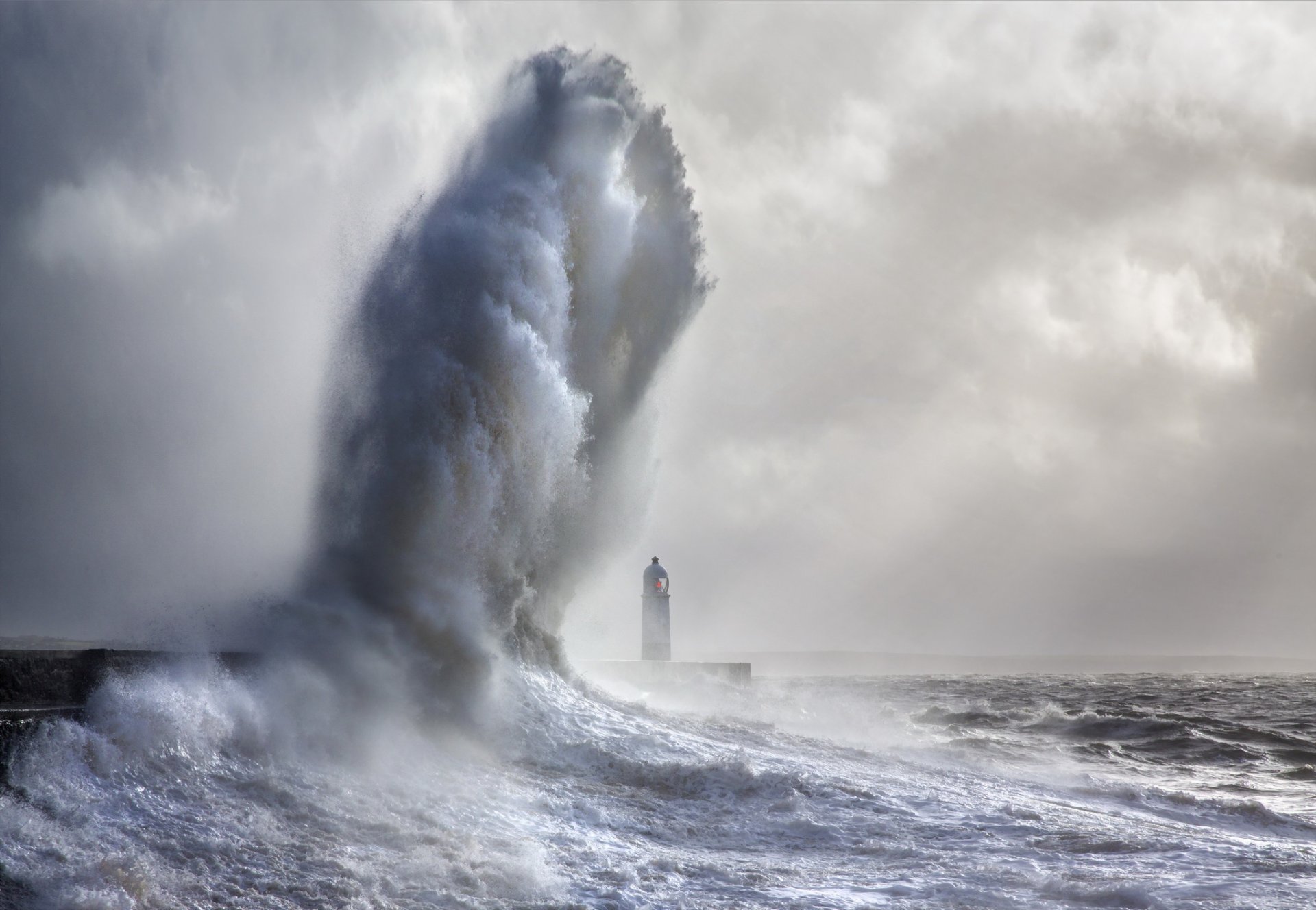 porthcawl faro ola gigante paisaje mar