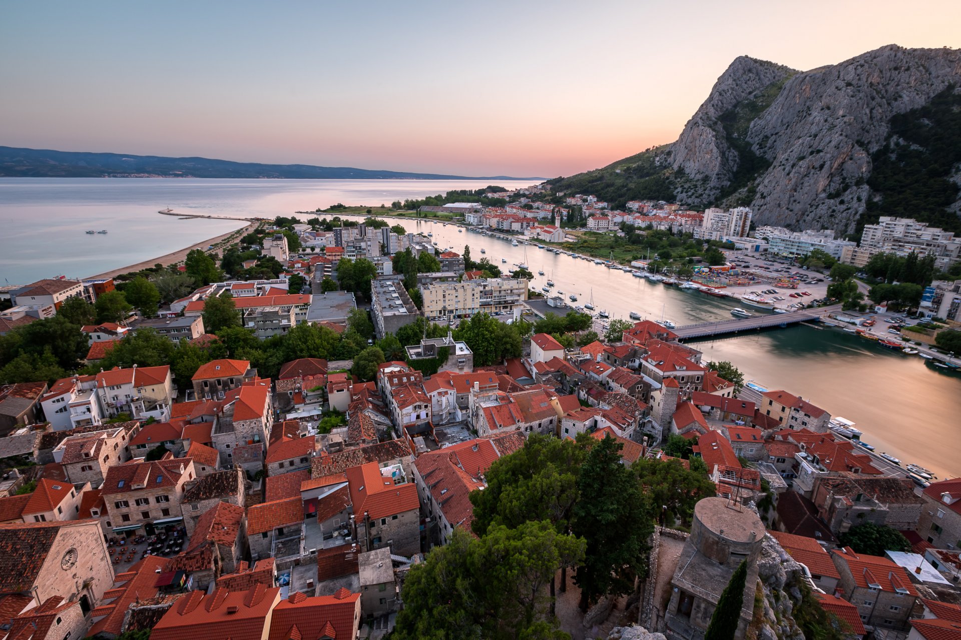 omiš croatia cetina river adriatic sea omis river cetina panorama buildings mountain