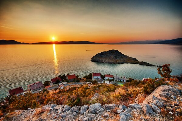 A village on the lake shore