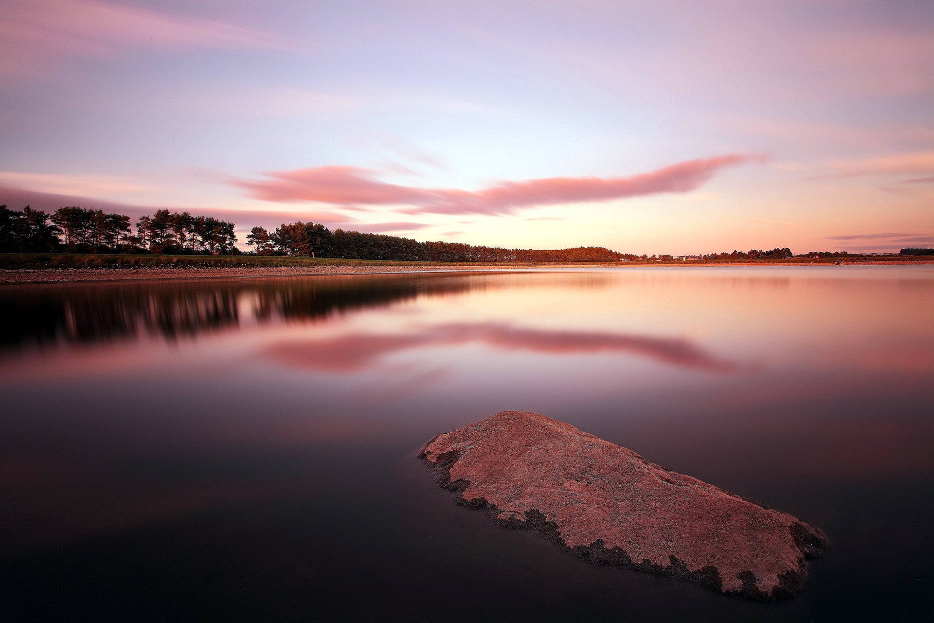 lago tramonto paesaggio