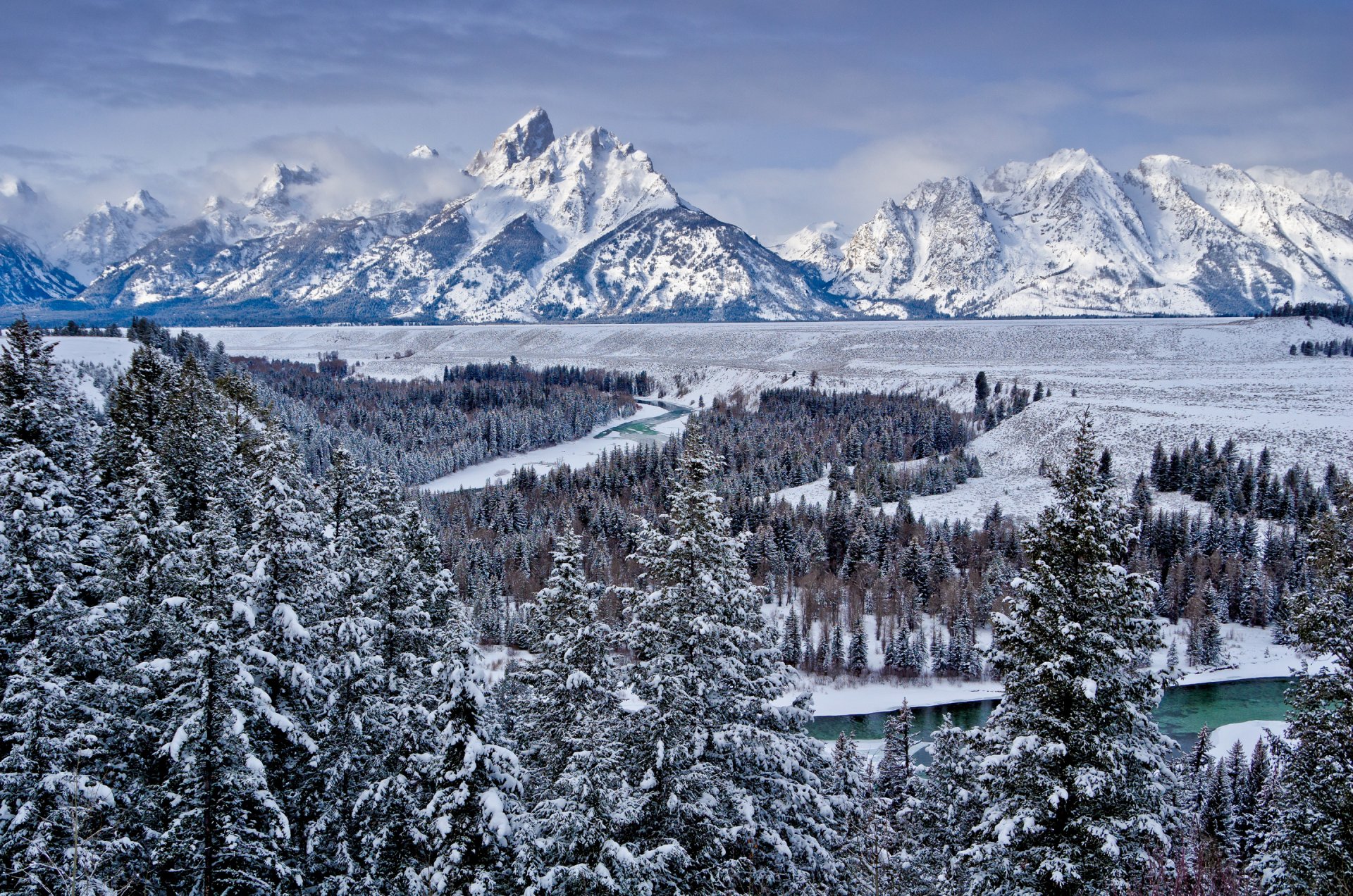 ciel hiver montagnes neige forêt arbres rivière vallée nature