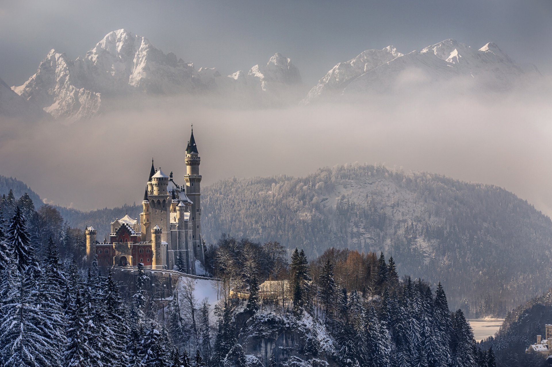 alemania baviera castillo de neuschwanstein cielo nubes montañas árboles nieve invierno