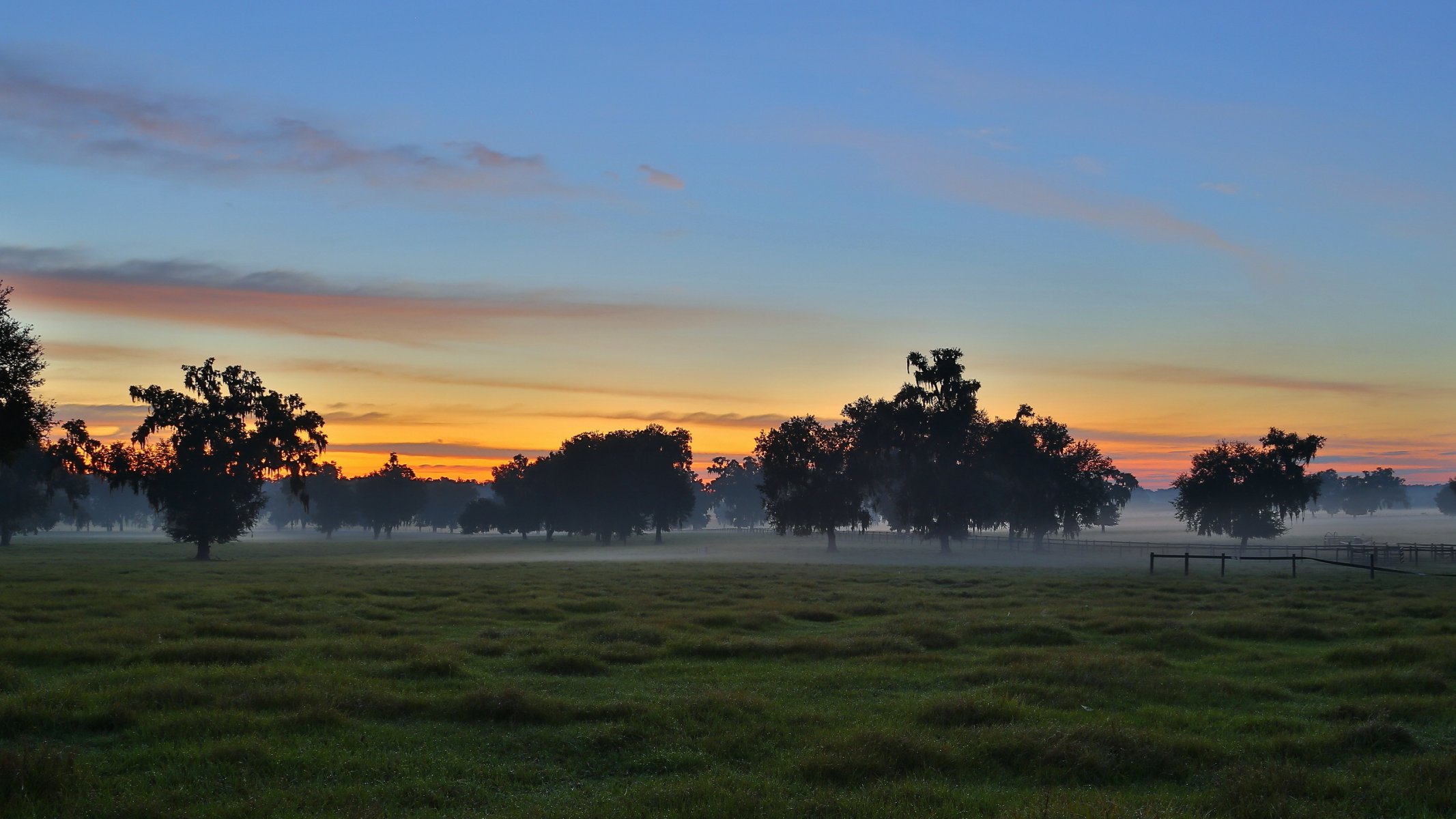 campo puesta de sol paisaje