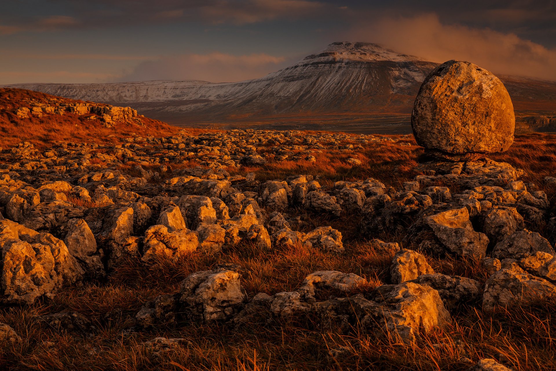 północna anglia yorkshire dales park narodowy dolina kamienie głaz