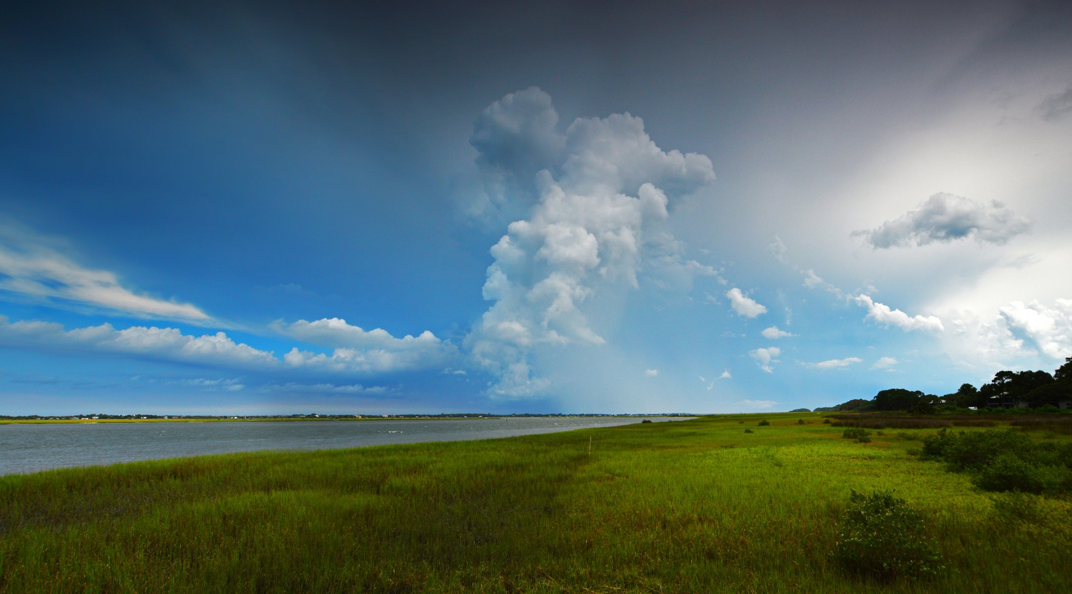 rivière herbe nuages