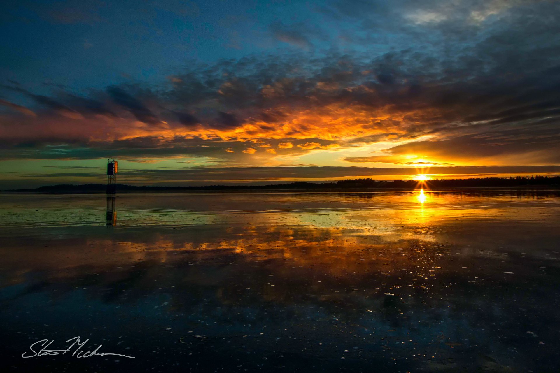 usa staat oregon bucht pazifik fluss cous abend vor sonnenuntergang sonne letzte strahlen reflexionen himmel wasser wolken