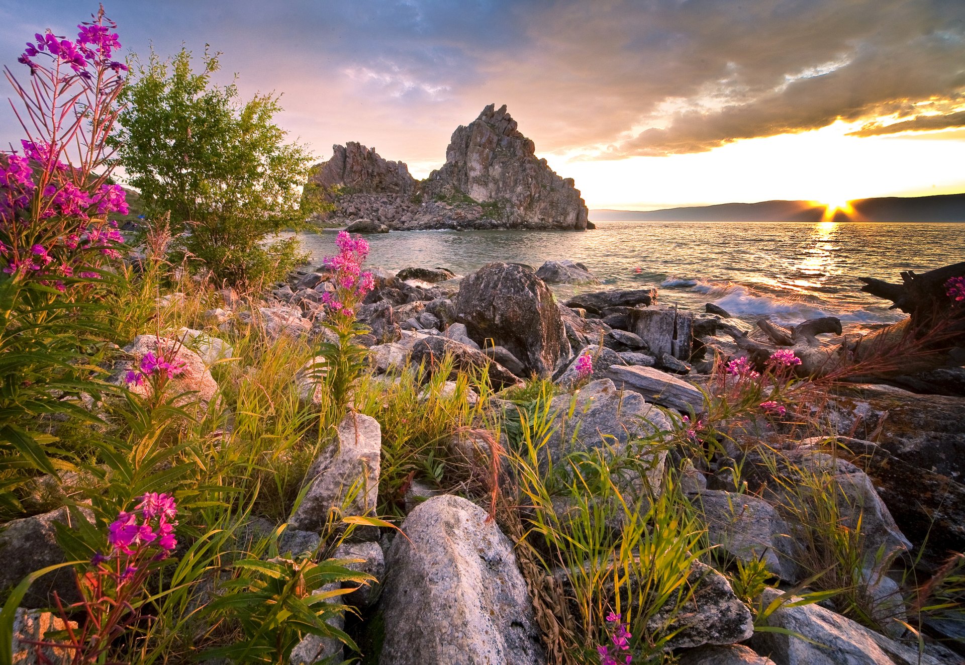 russia lago pietre paesaggio baikal natura foto