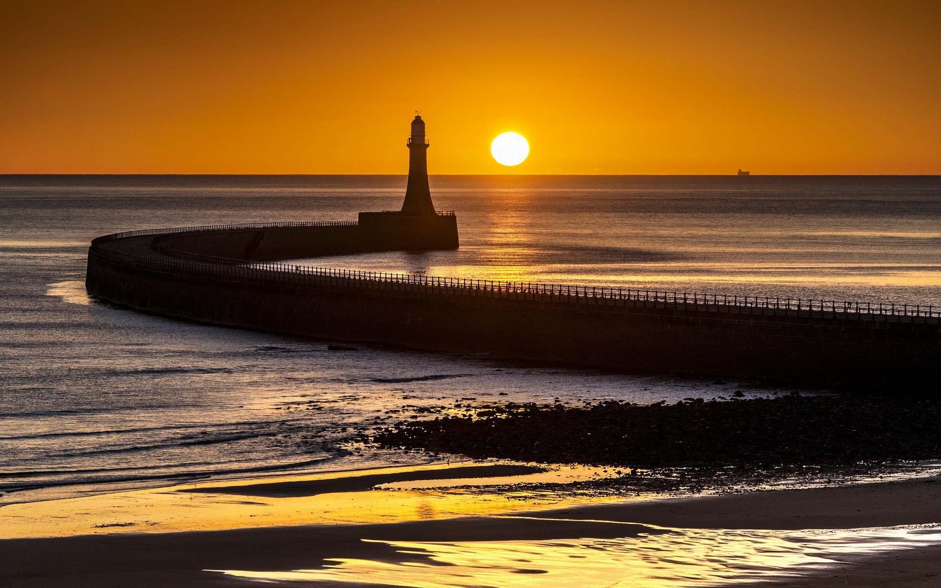 rocker phare sunderland coucher de soleil mer