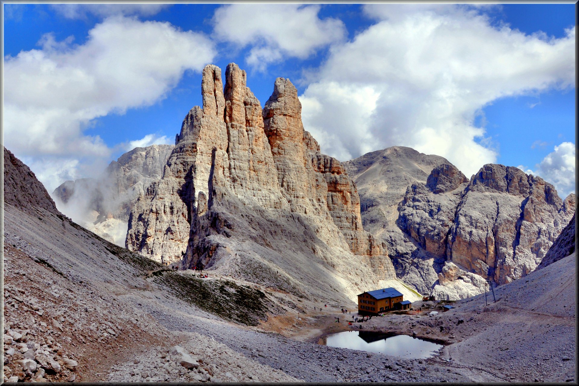 italia dolomiti cielo nuvole montagne casa lago