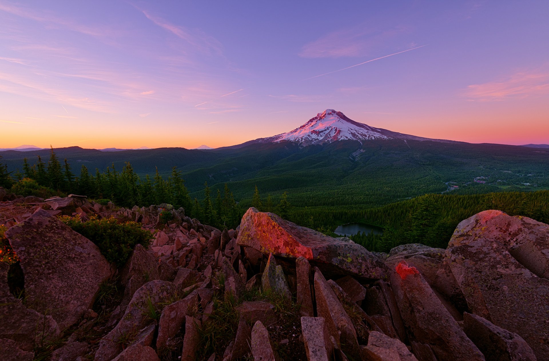 stati uniti oregon mount hood stratovulcano montagna foresta estate tramonto luce pietre