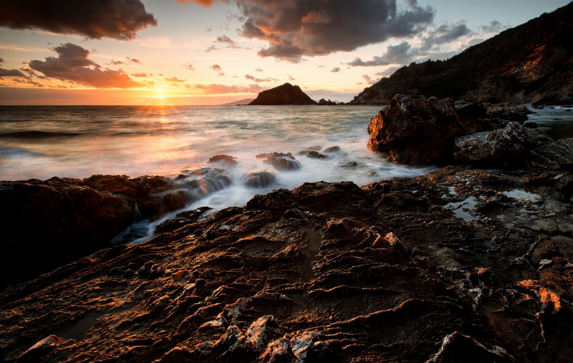mer côte rochers pierres ruisseaux soleil aube