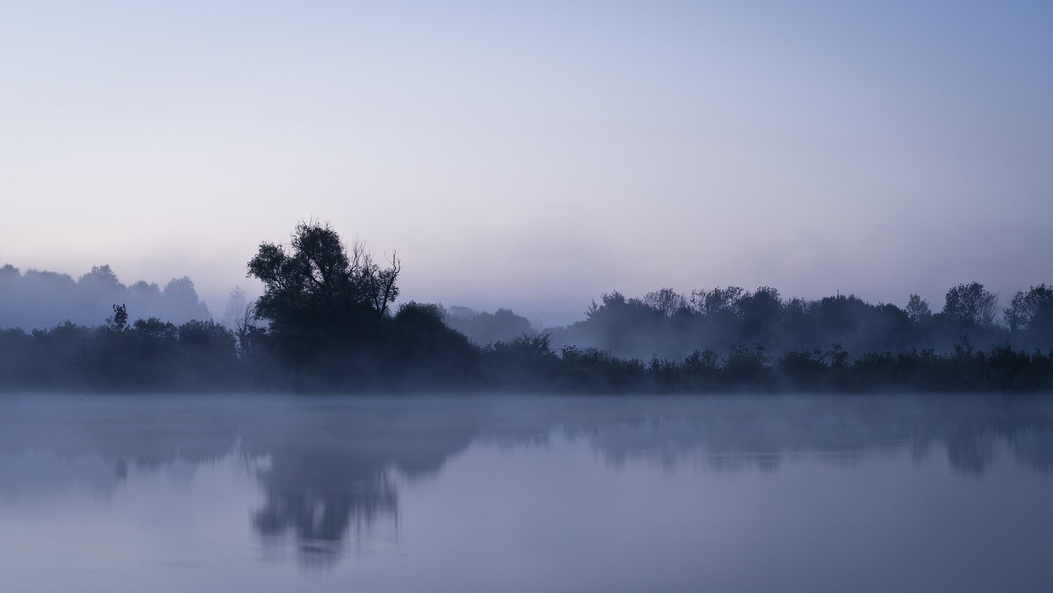 fiume nebbia notte paesaggio