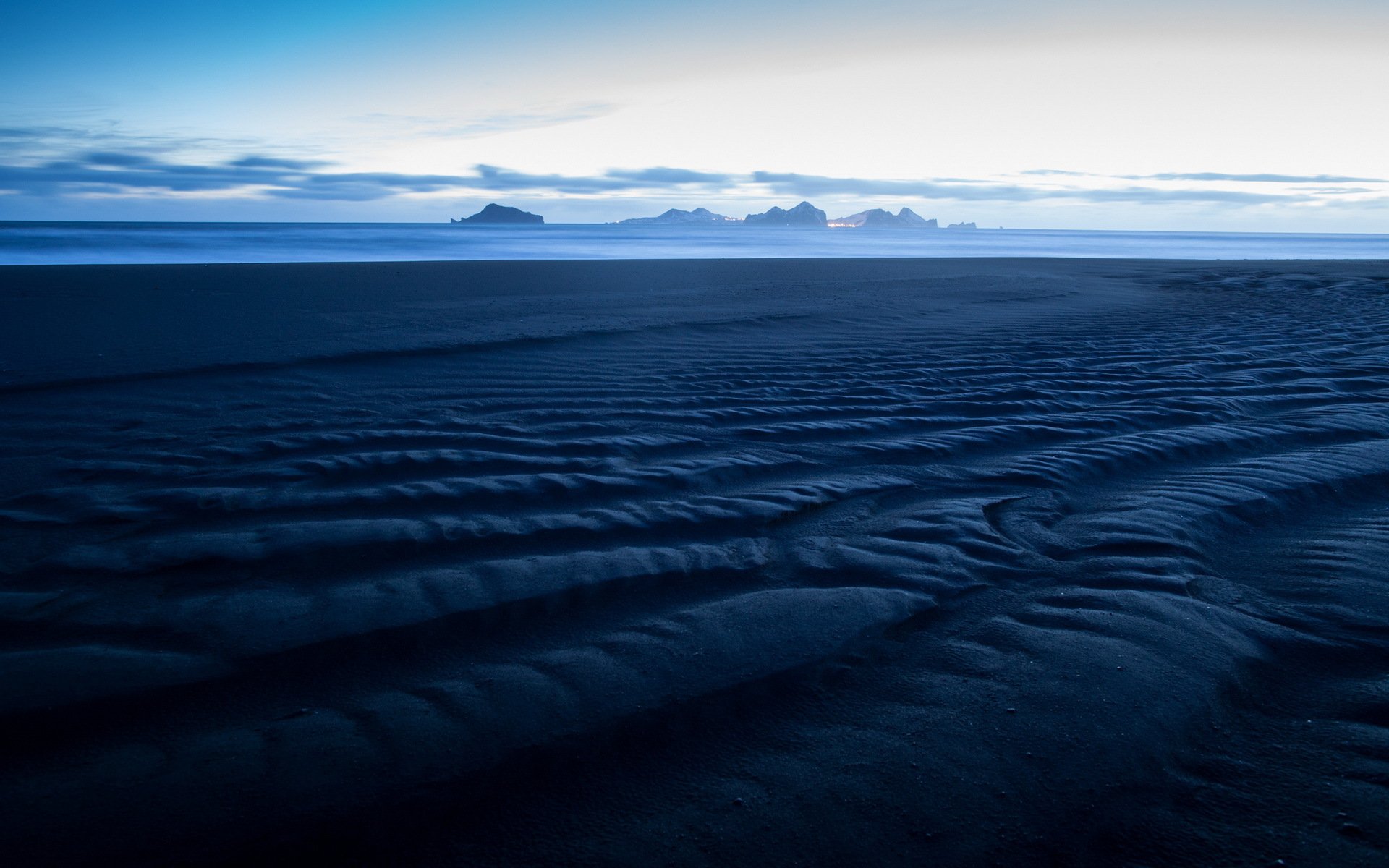 mare riva nebbia paesaggio