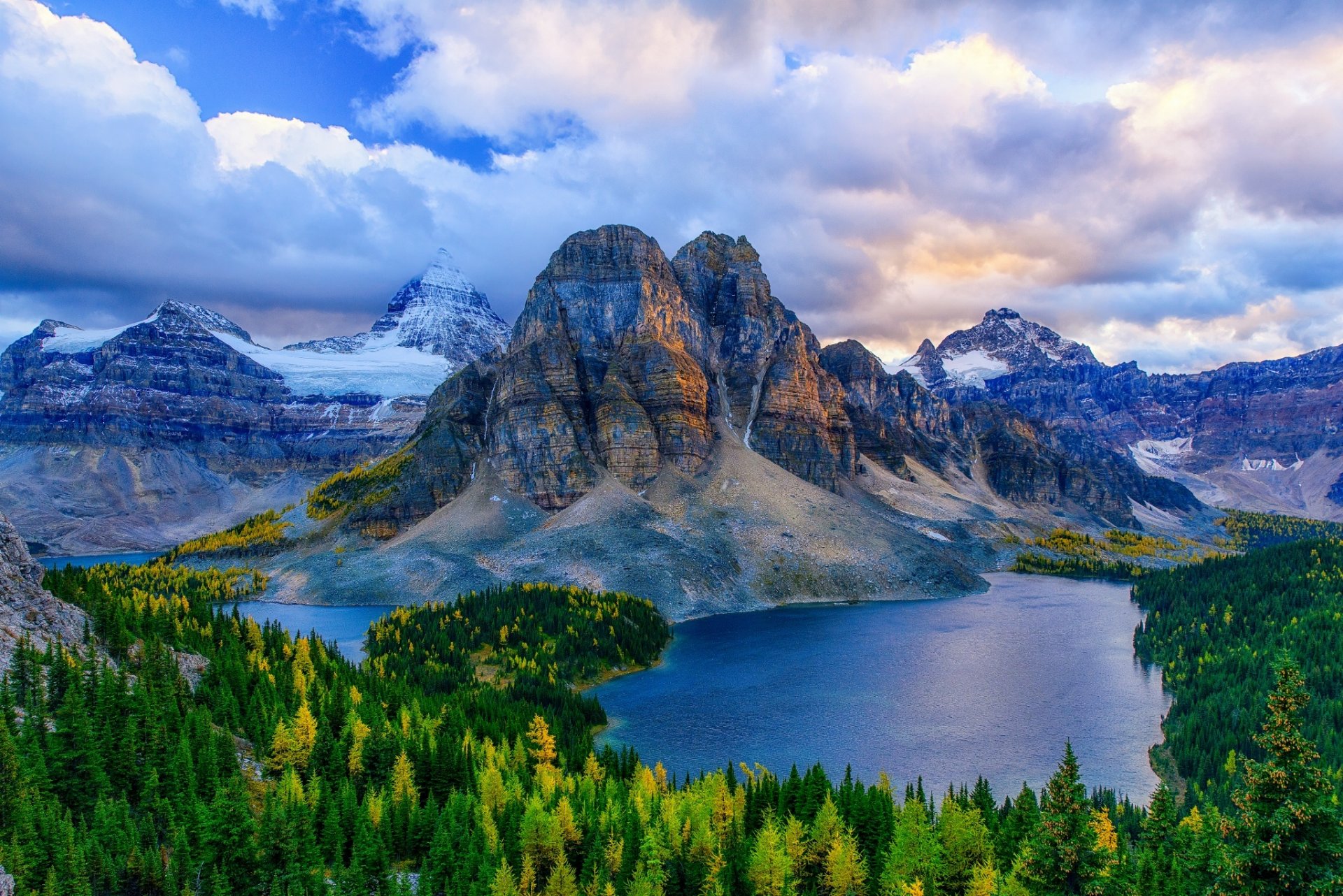 canada provincia della columbia britannica alberta mf assiniboine montagne foreste autunno