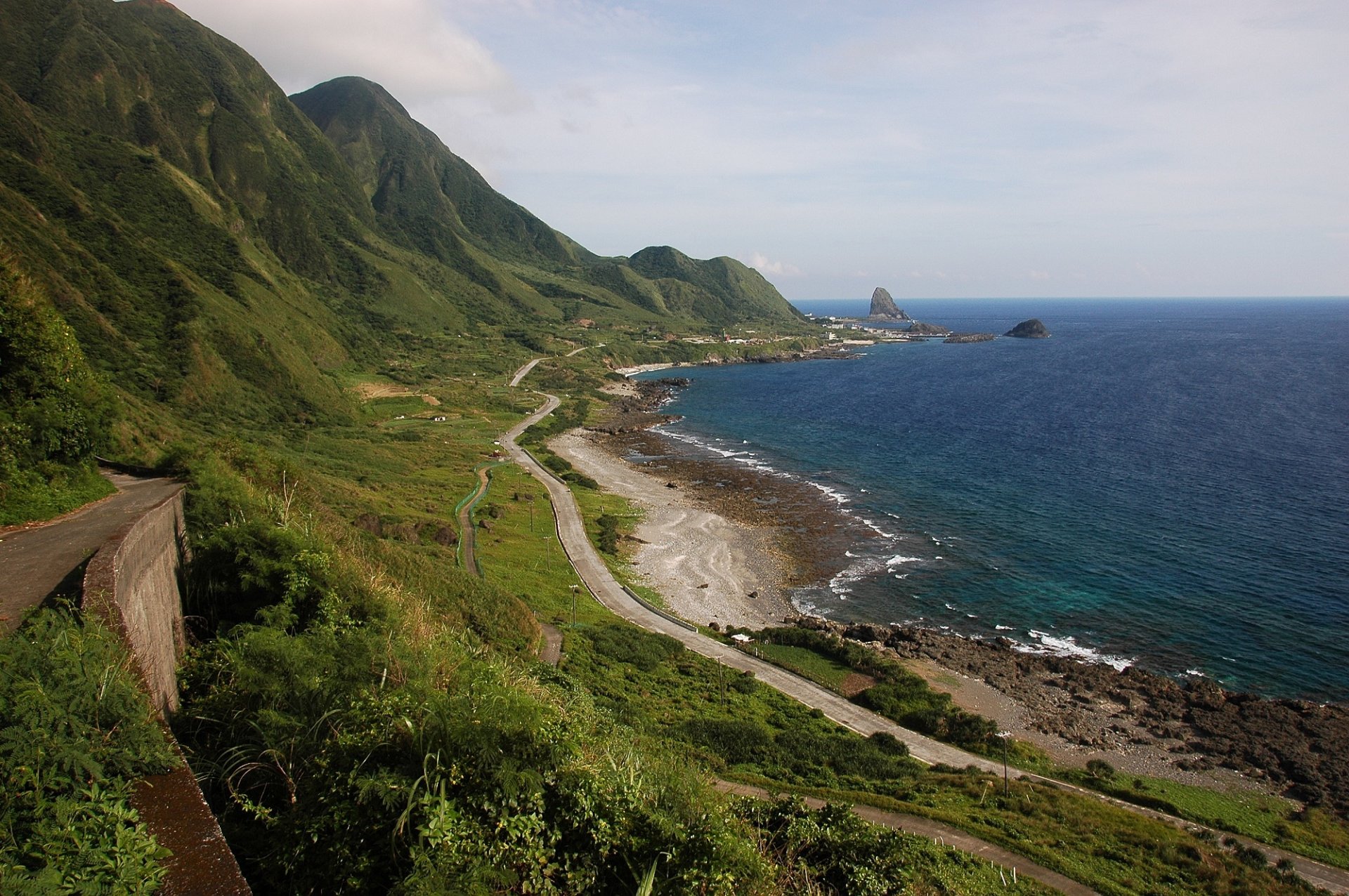 taiwan sea beach mountain road nature photo