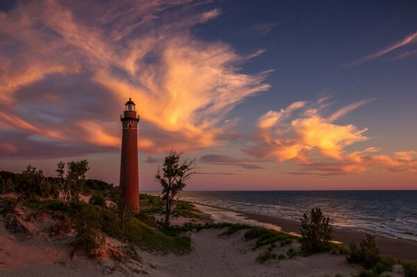 Faro sul lago Michigan