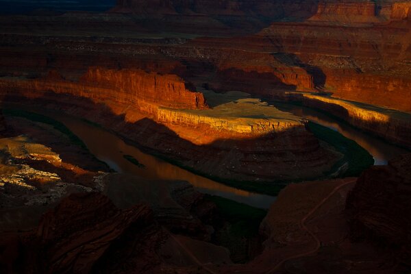 Sinistre nature dans le Canyon du soir