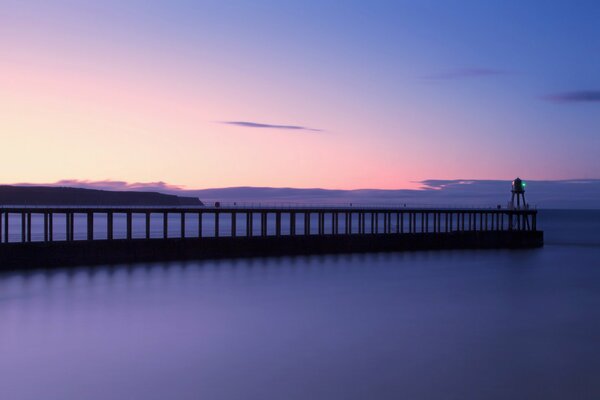 Hermosa puesta de sol a orillas del mar del Norte