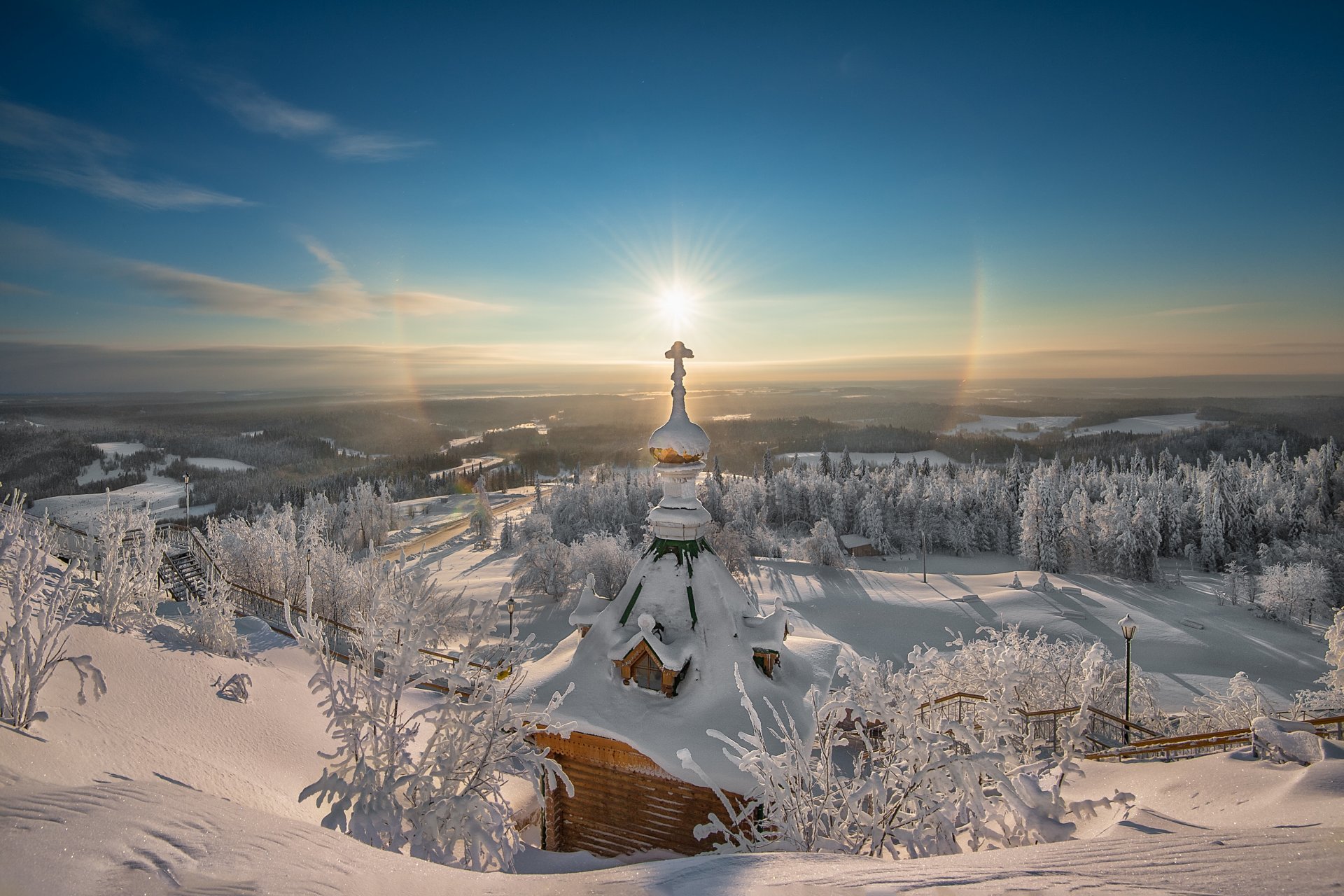 halo de navidad navidad belogorye ural monasterio fuente santa invierno fe religión sol cruz iglesia nieve escarcha amanecer espacio distancia resplandor belleza milagro vlad855 vladimir chuprikov