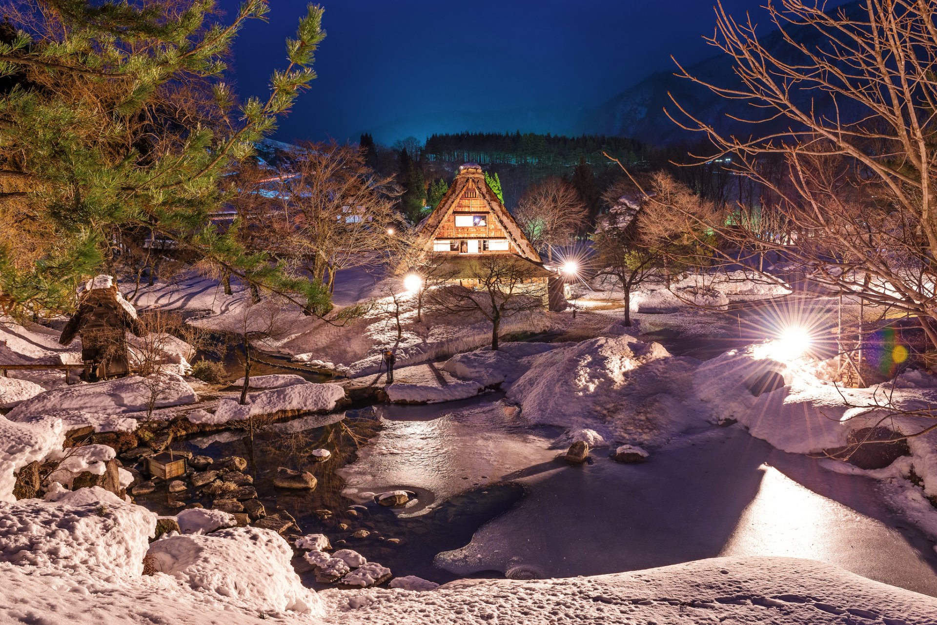 hiver neige rivière maison village nuit lumières