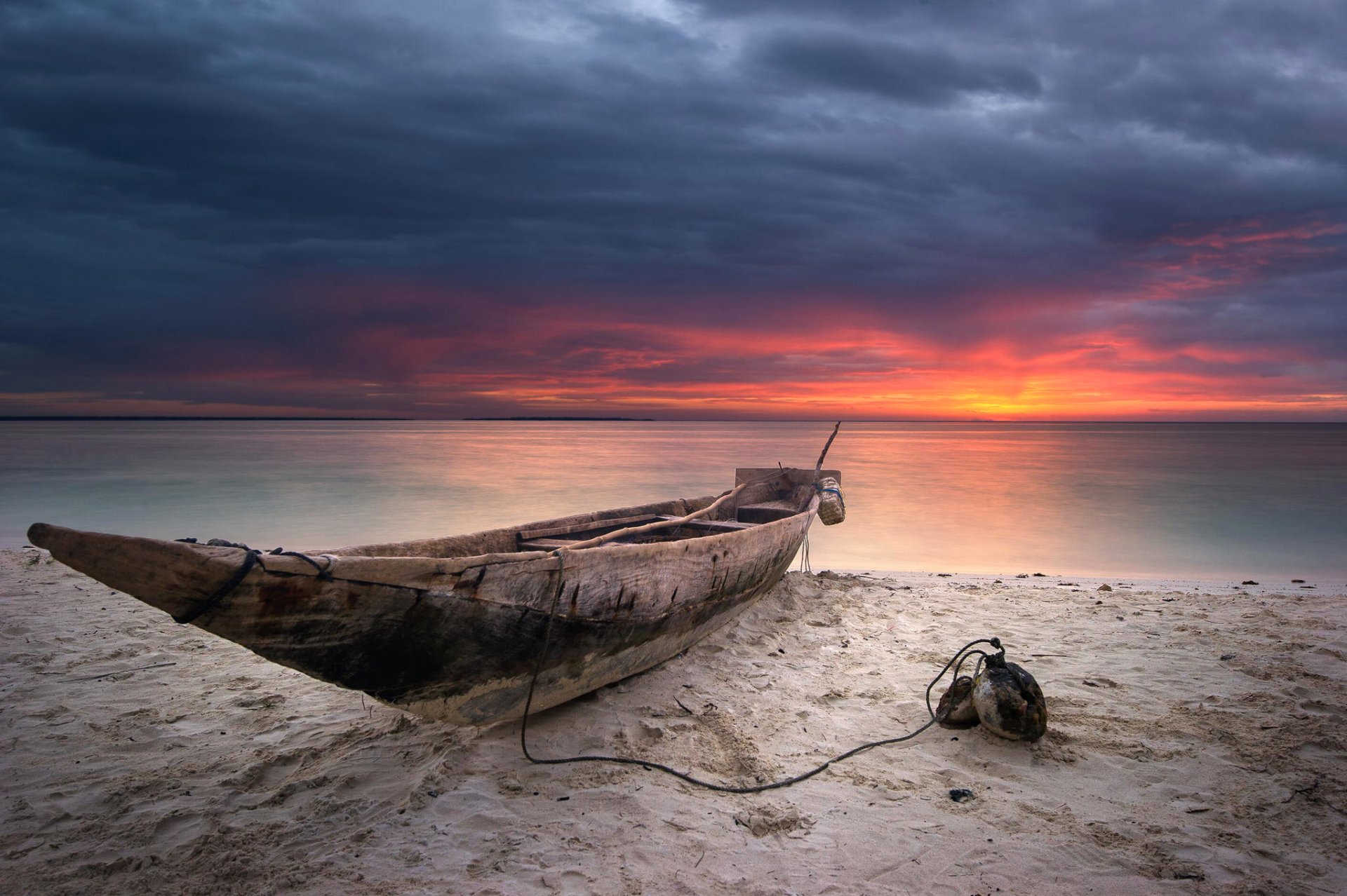 ciel nuages coucher de soleil mer côte sable bateau