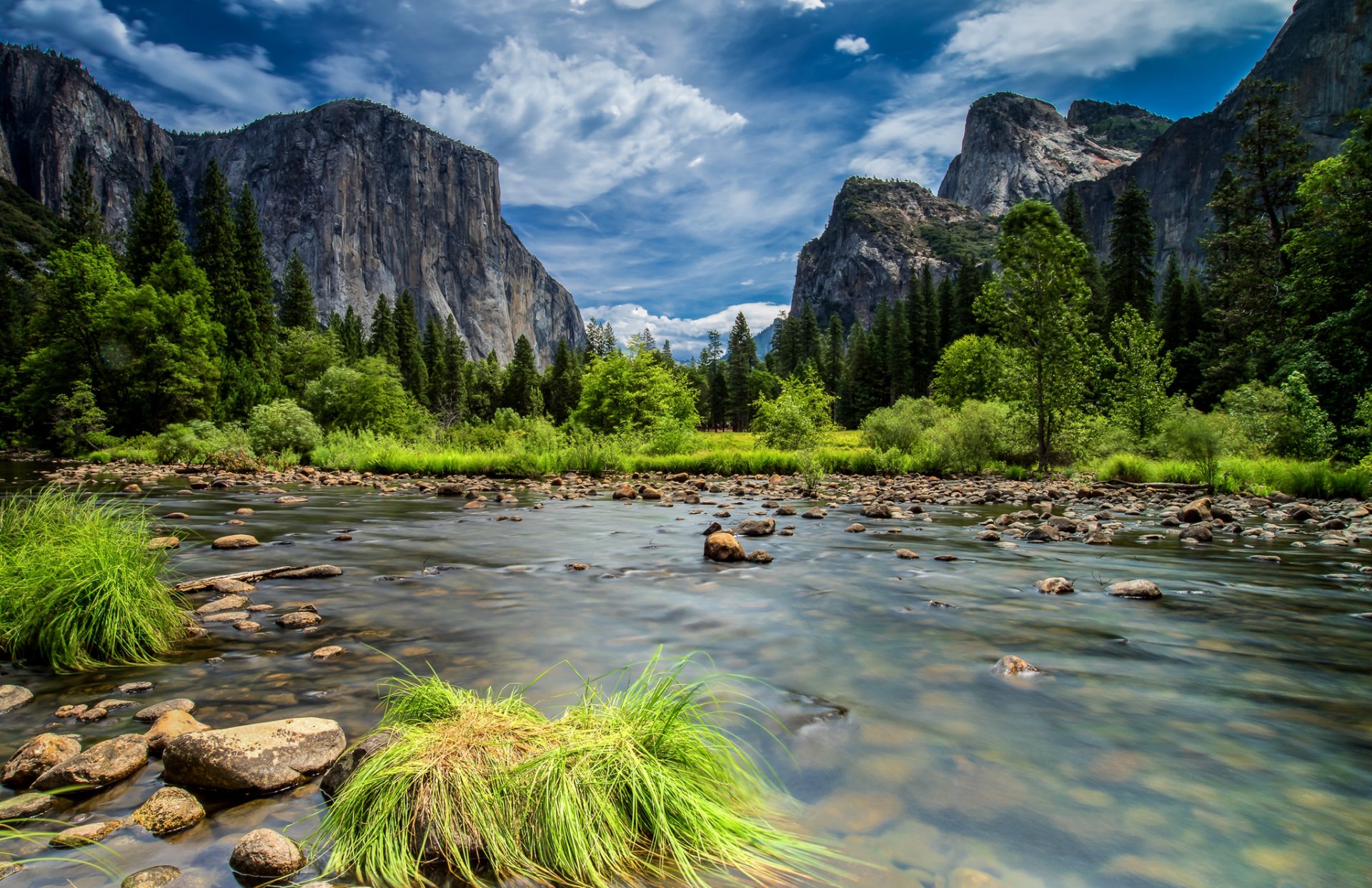 yosemite nationalpark sierra nevada berge see wald bäume himmel wolken felsen