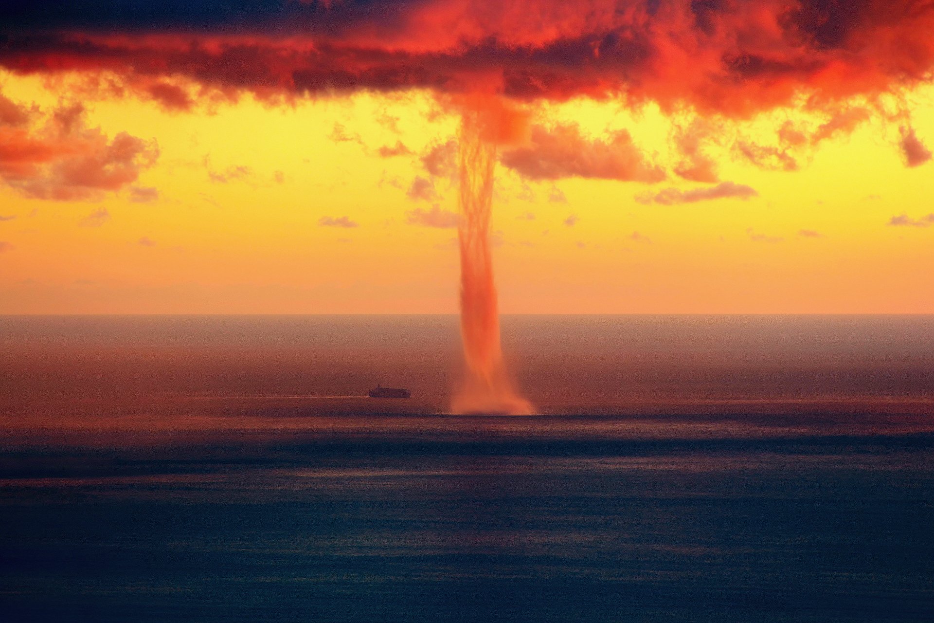 mer tempête ciel nuages nuages lumière navire