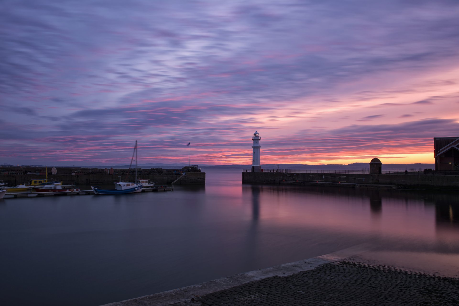 schottland edinburgh fluss leuchtturm abend sonnenuntergang himmel wolken