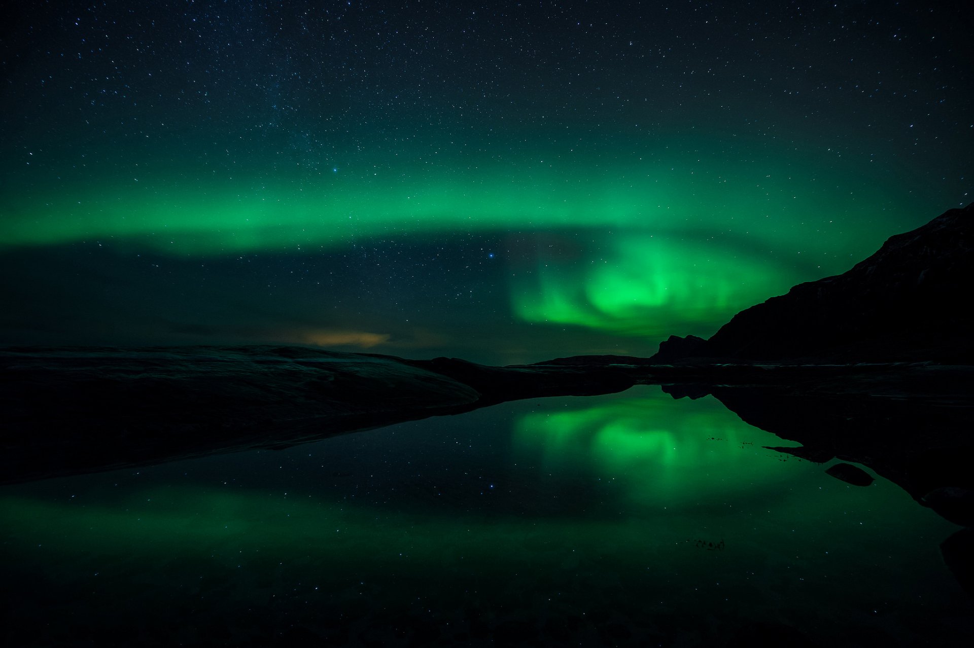 himmel nacht sterne nordlichter berge wasser reflexionen