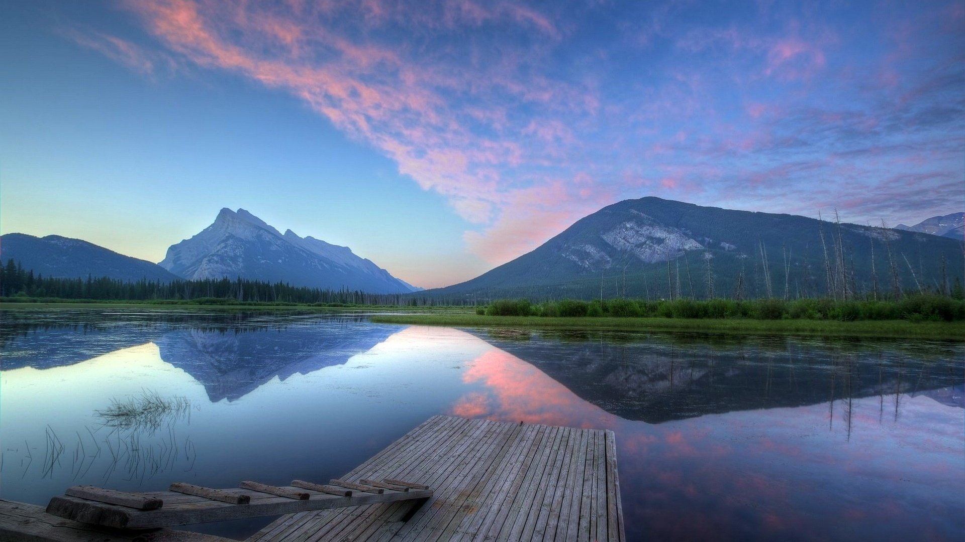 lac montagnes pont ciel eau réflexion