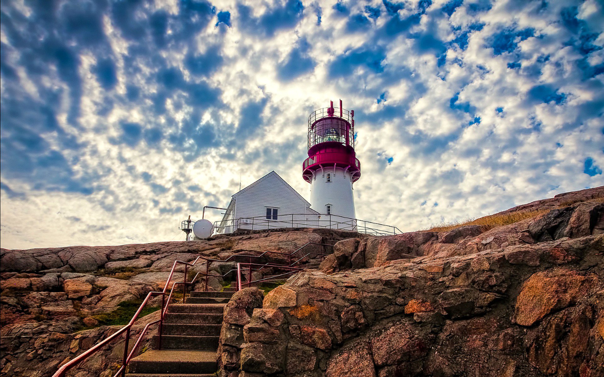 lindesnes bür norwegen lindesnes himmel wolken leuchtturm stufen treppe felsen