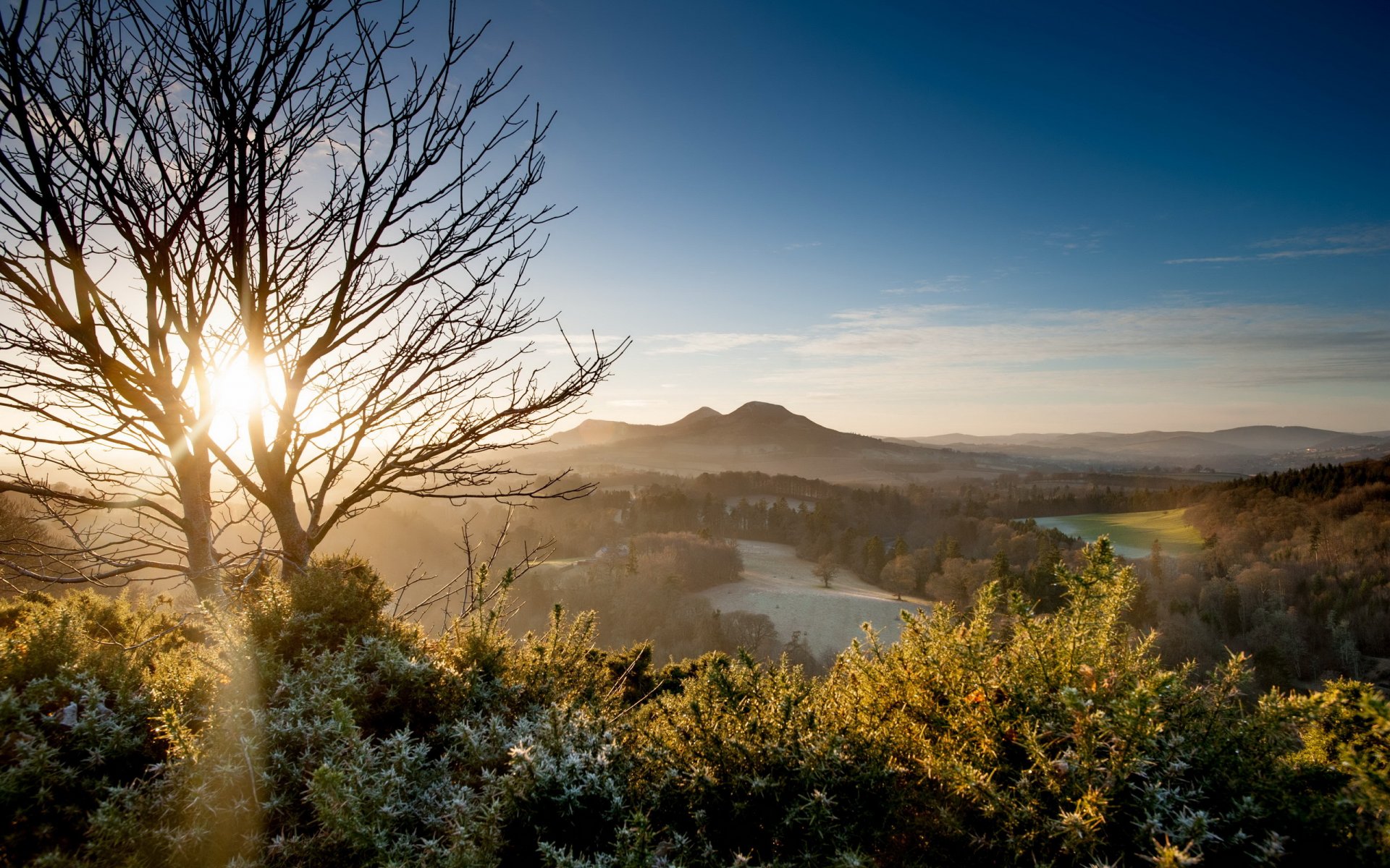 mattina luce montagna paesaggio