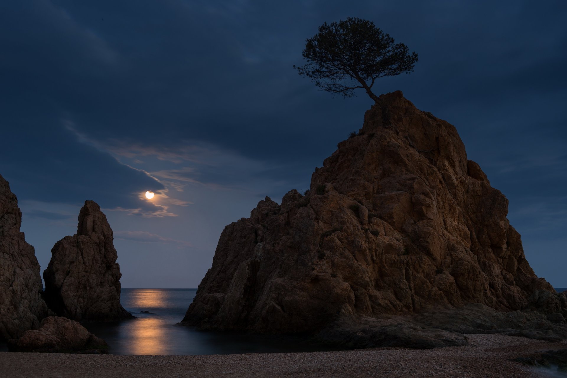 tossa de mar costa brava espagne nuit clair de lune