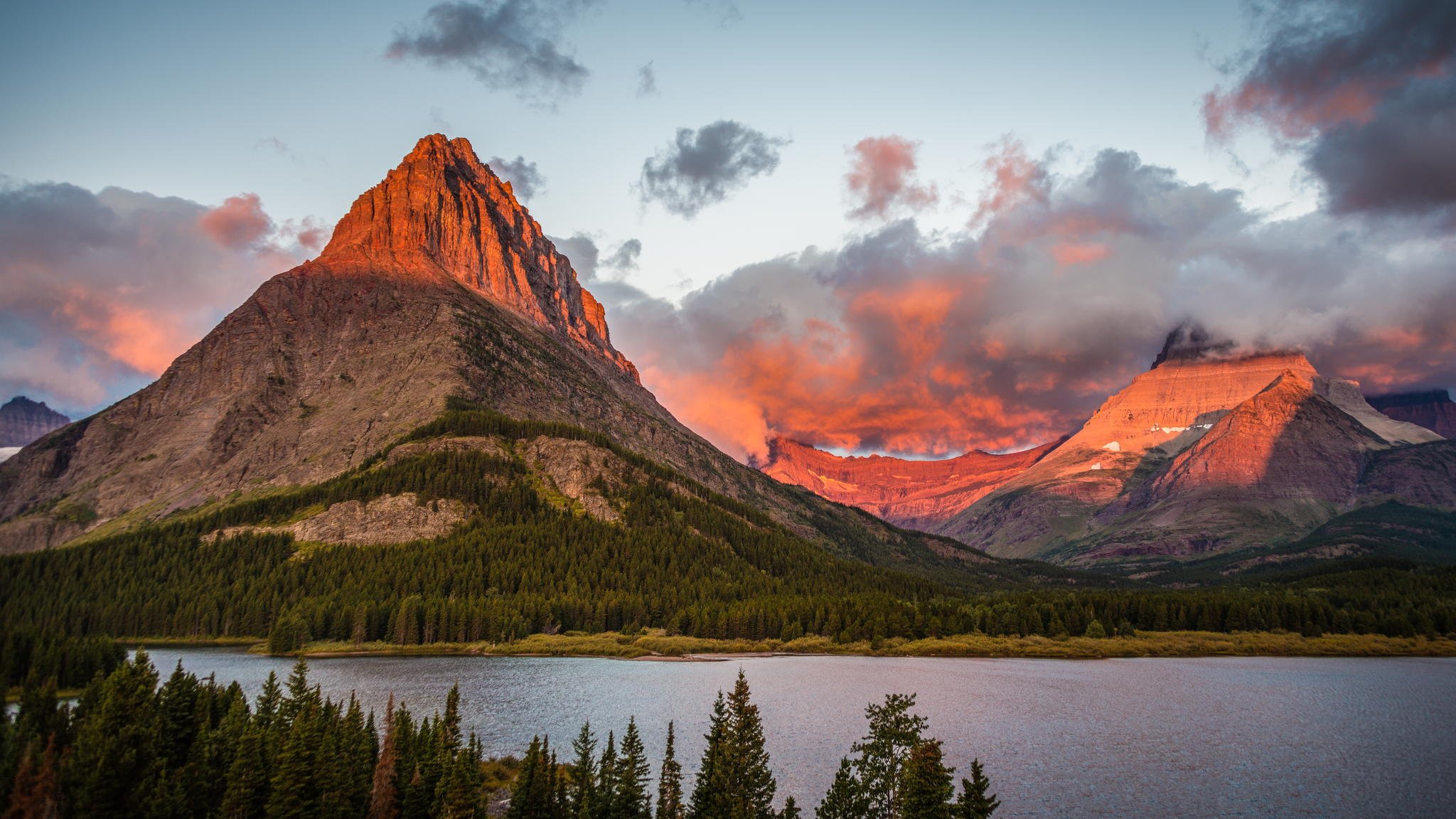 montagnes aube nuages forêt lac nature