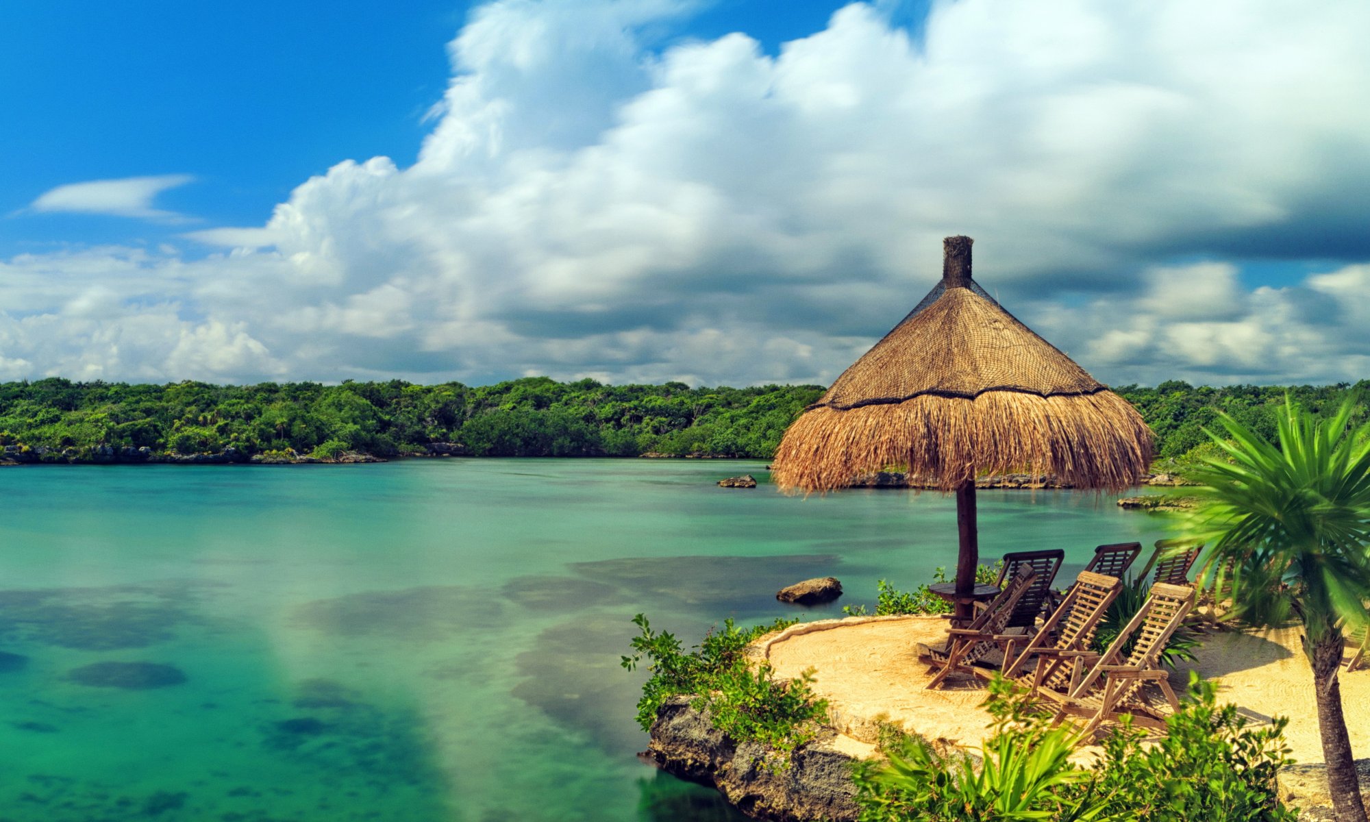 tropisch paradies strand küste meer blau smaragd ozean palm sommer sand urlaub tropen sonne insel küste