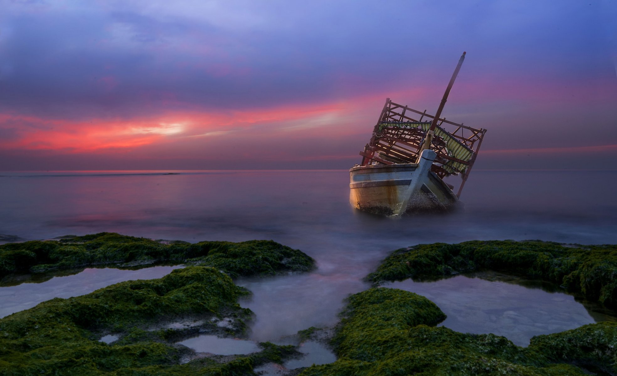 mer navire coucher de soleil