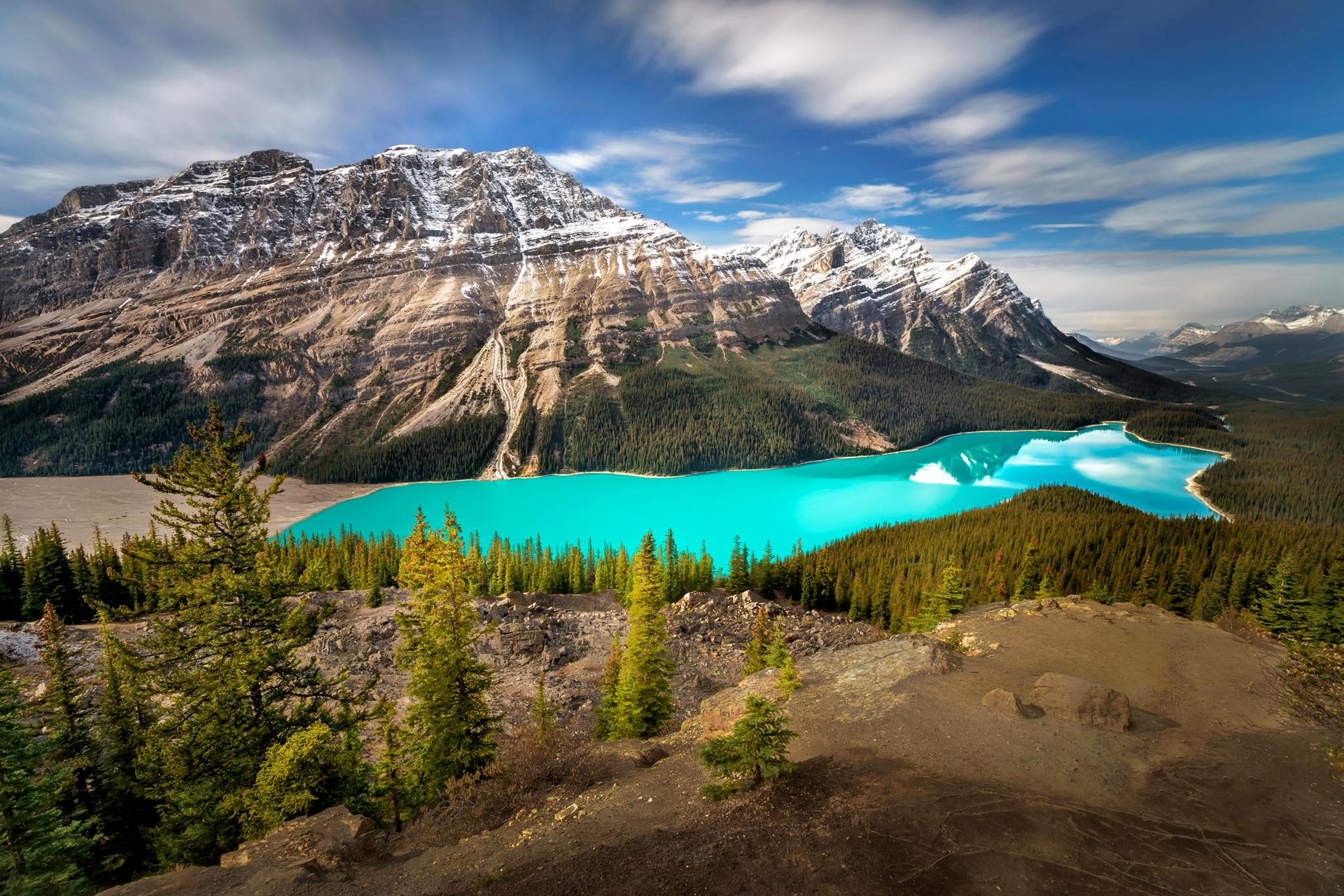 peito . park narodowy banff alberta kanada góry niebo chmury jezioro drzewa las