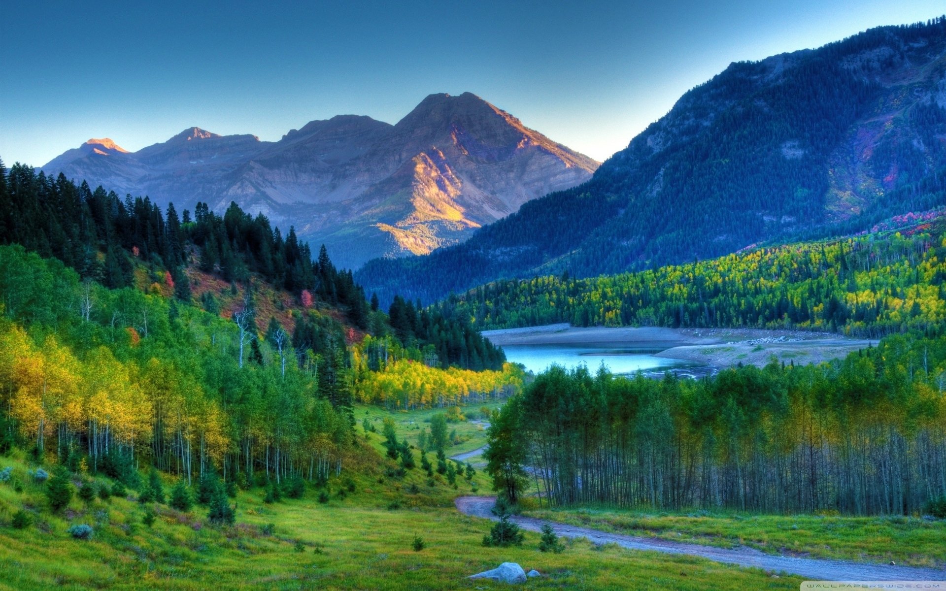 autunno paesaggio di montagna carta da parati