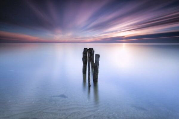 Impressionante: Maryland USA Costa, baia, Costa. Sera, cielo al tramonto tra le nuvole