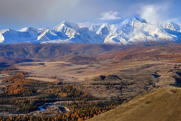 Пейзаж осени в горах Алтая