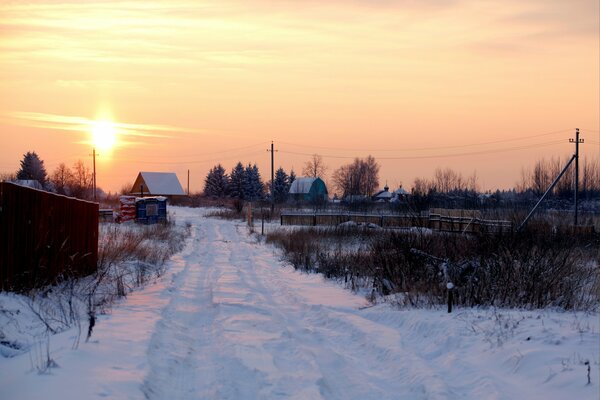 Sonnenaufgang im Winter im Feriendorf