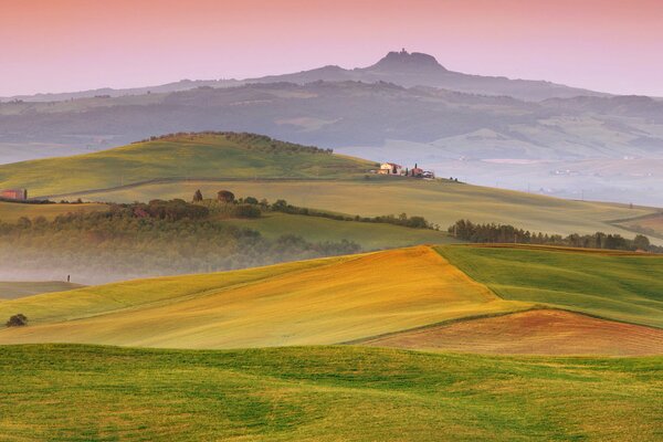 Casa entre las colinas de la Toscana