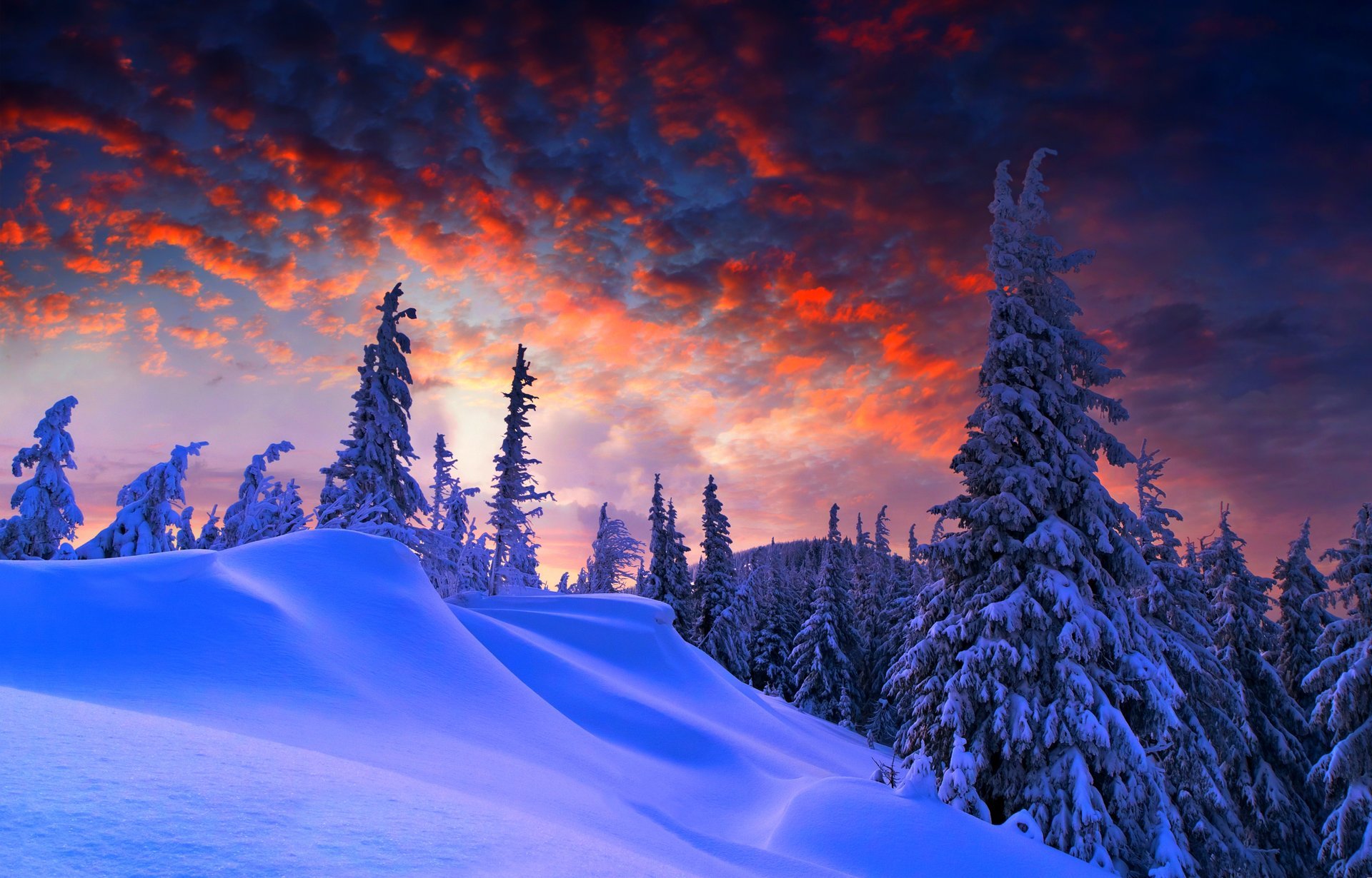 natura inverno montagna neve cielo nuvole paesaggio nuvole di montagna inverno bianco tramonto