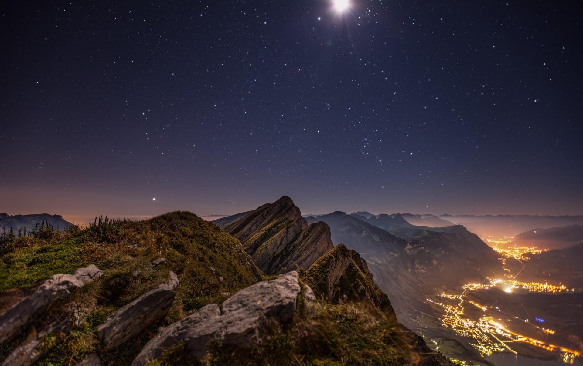 notte montagne altitudine valle nuvole luci