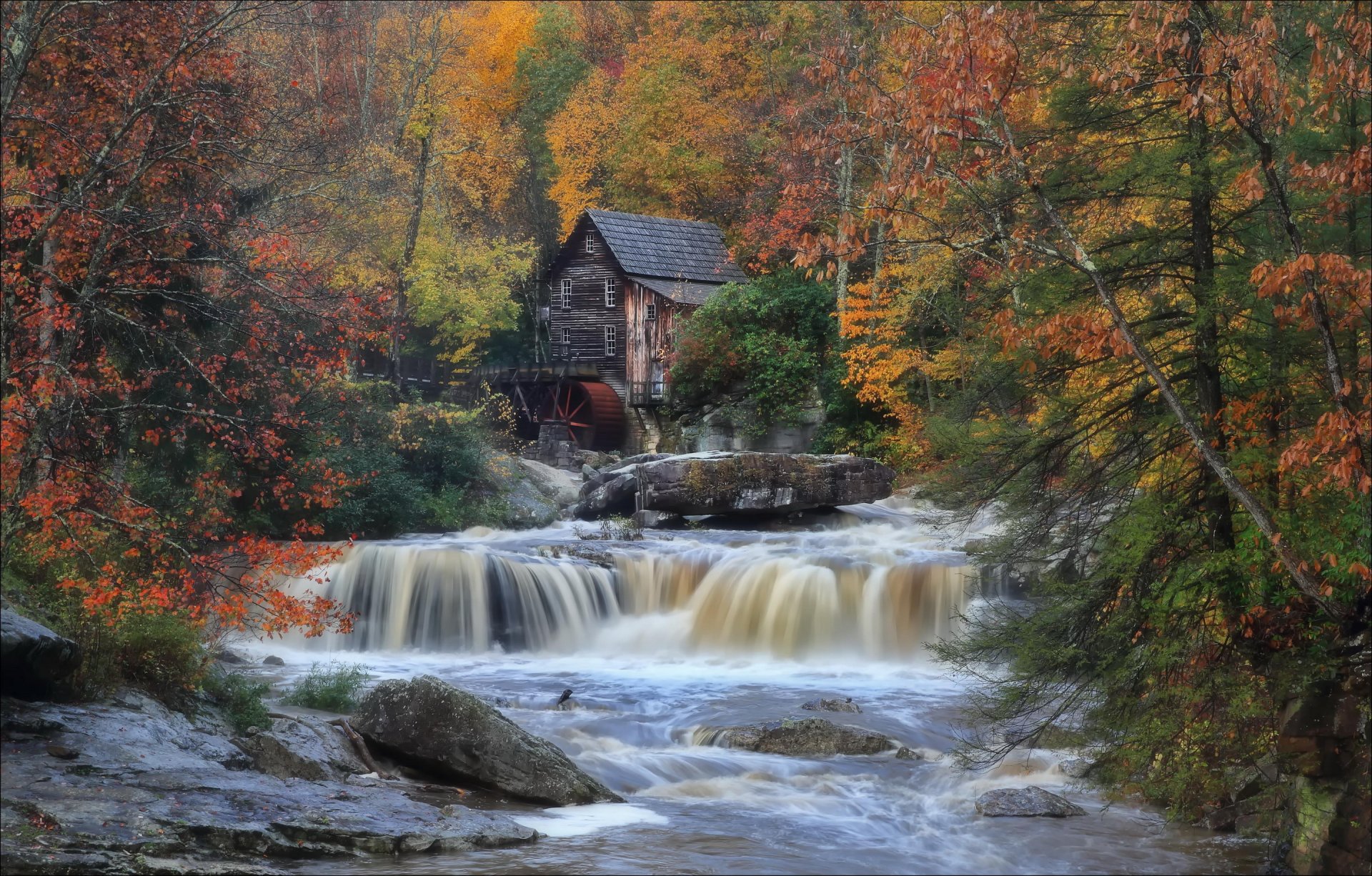 stany zjednoczone wirginia zachodnia hrabstwo fayette new river gorge twierdzą babcock park jesień młyn wodny rzeka strumień