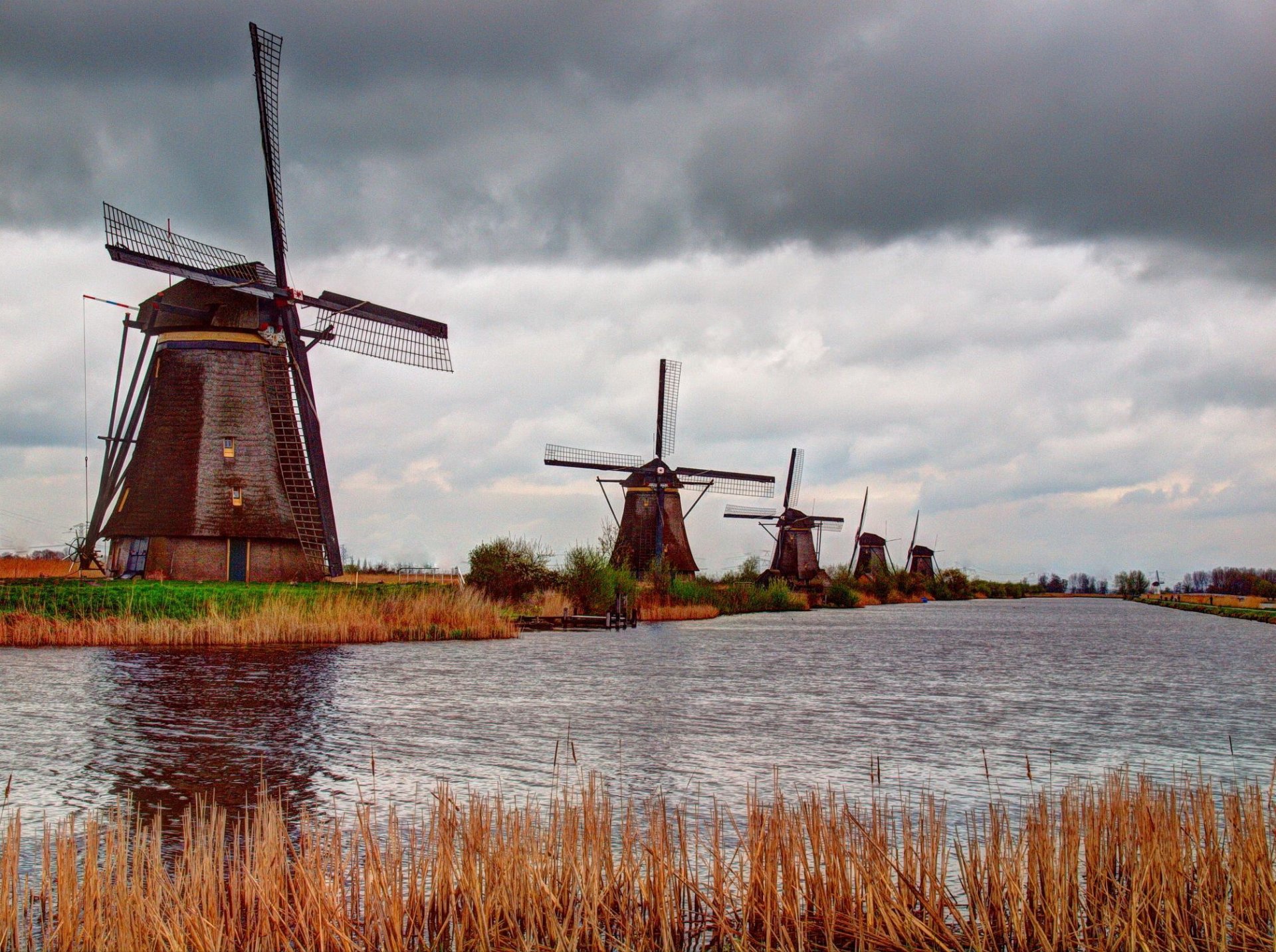 fluss mühlen windmühlen wolken wolken